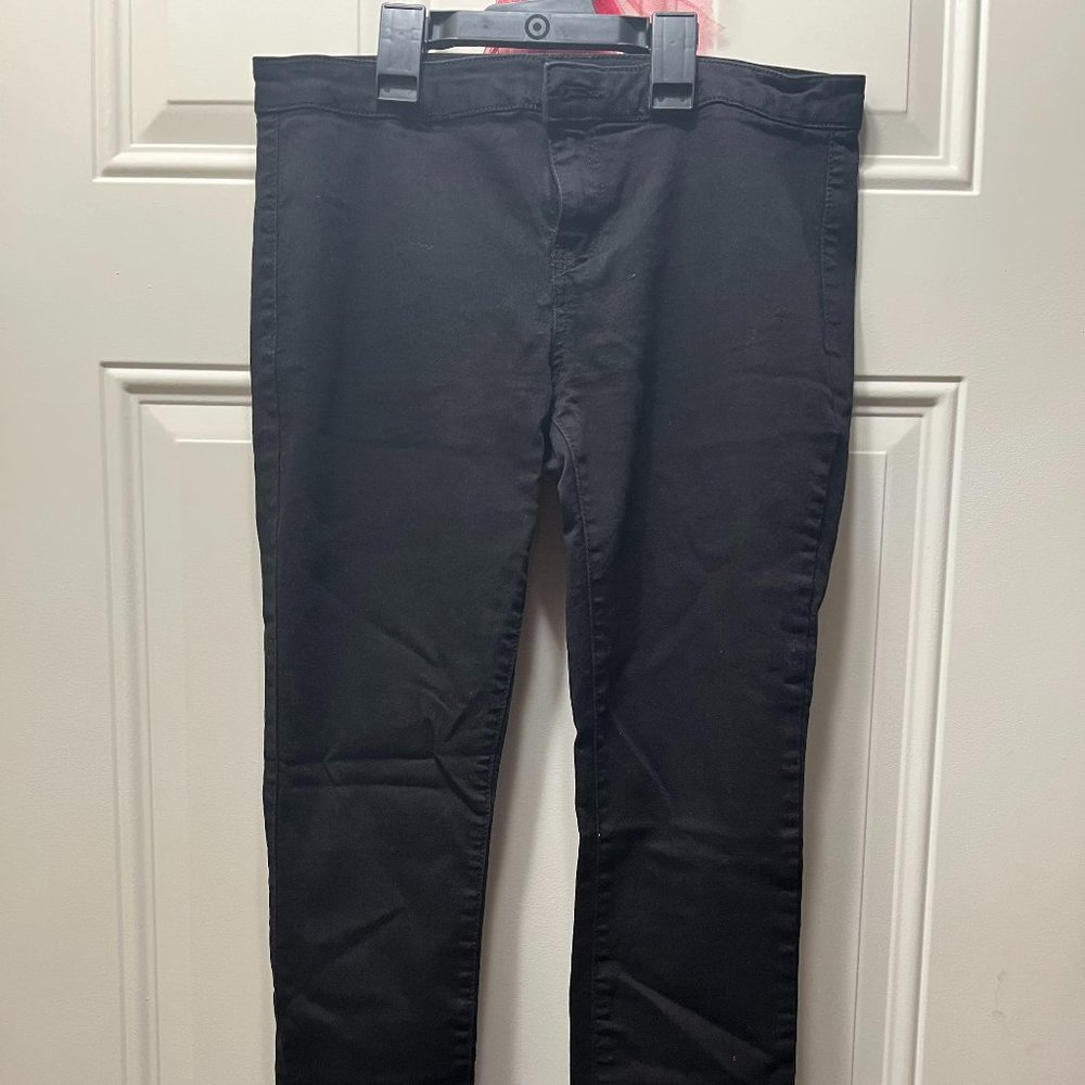 Forever 21 Size 28 Black Skinny Jeans